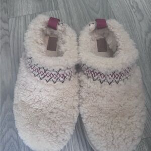 UGG Cream Fuzzy Women's Slippers
